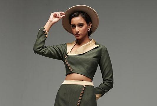 Constantine Crop Blazer | Roze2.11