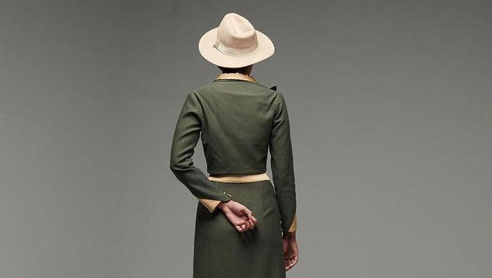 Constantine Crop Blazer | Roze2.11